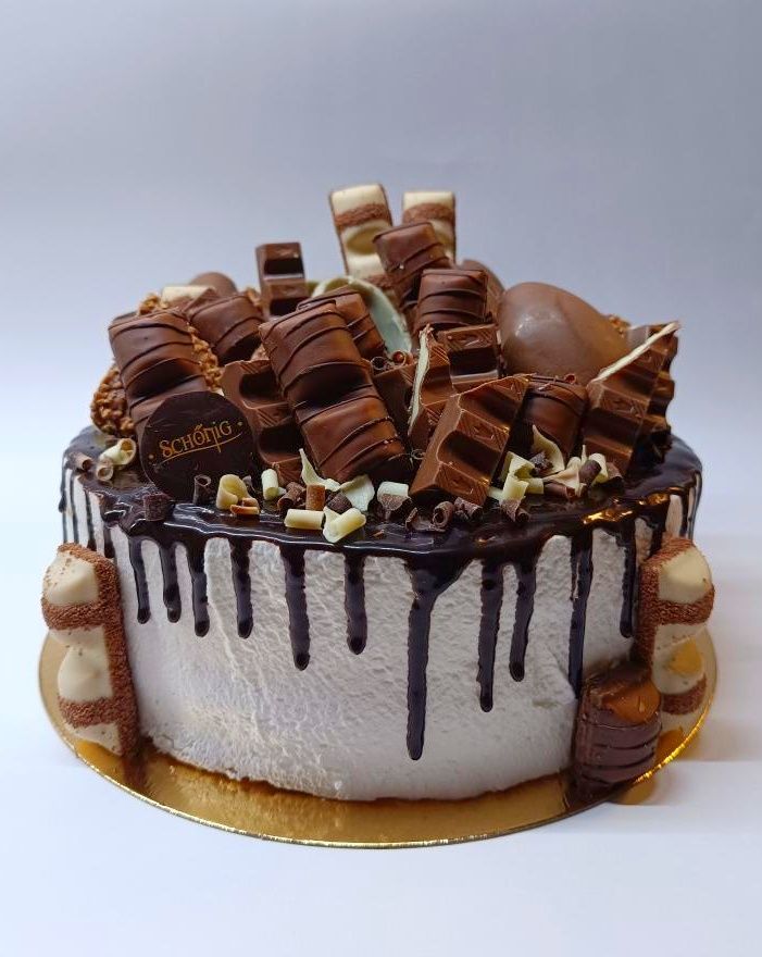 Különleges díszítésű tortáink